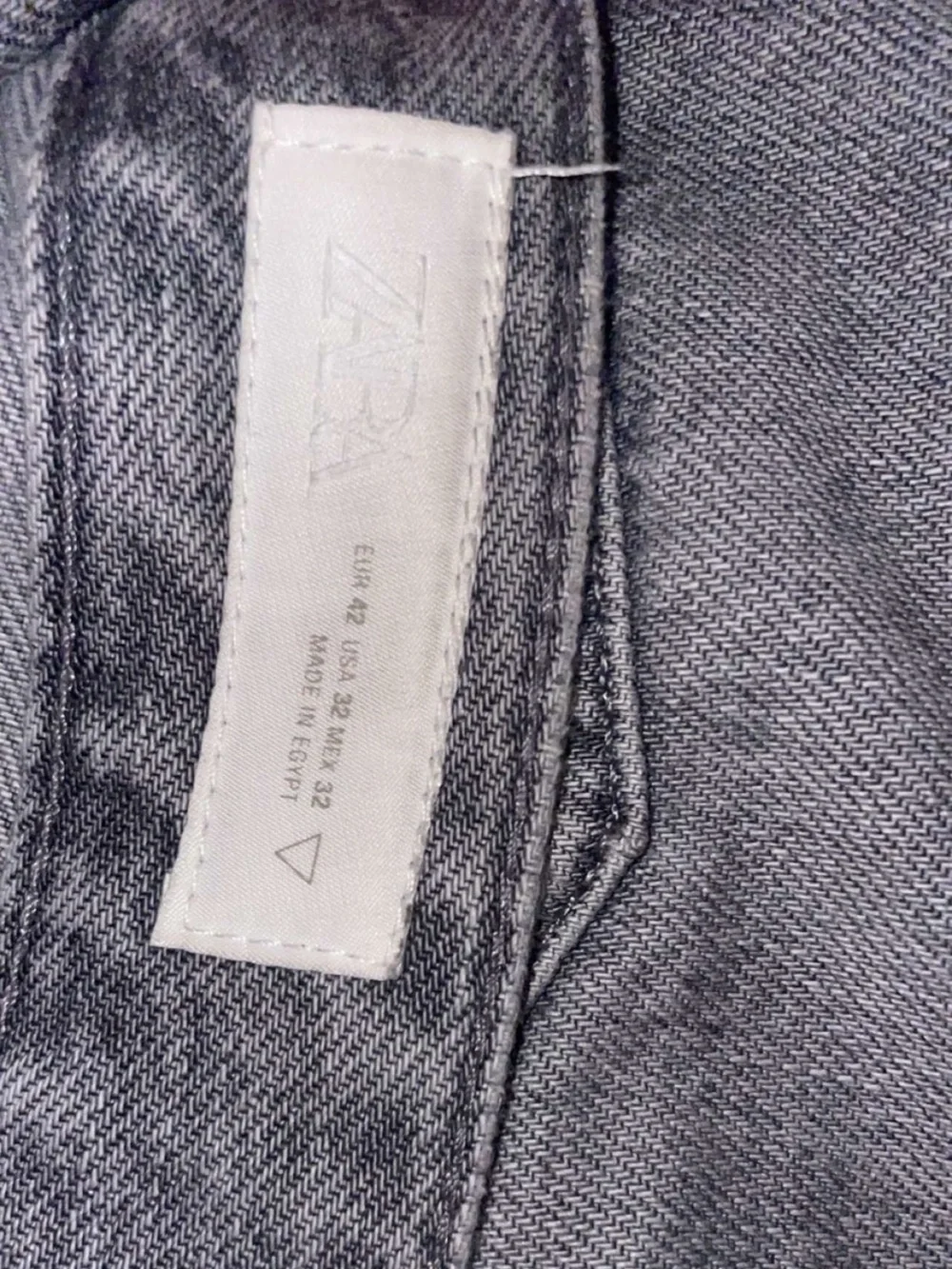 Zara distressed Men's Washed Gray Jeans